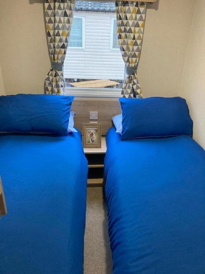 Static Caravan Marton Mere Campsite *
